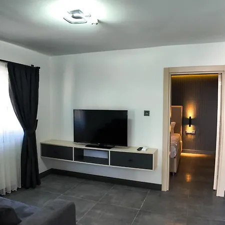 Mithat Hotel *
